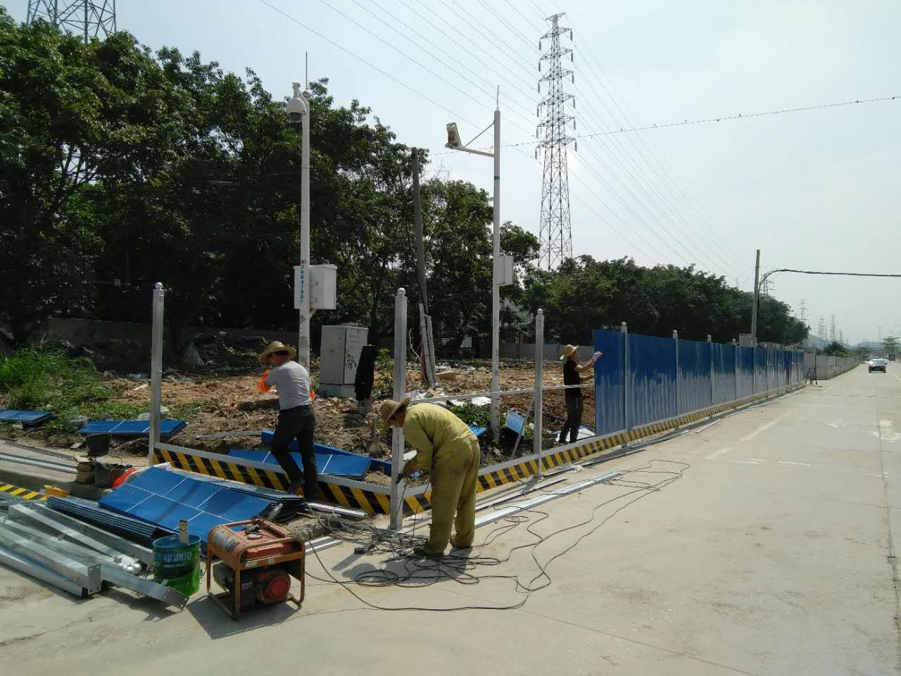 寶安區新玉路新和街道辦安裝豪華輕鋼圍墻 (1).jpg