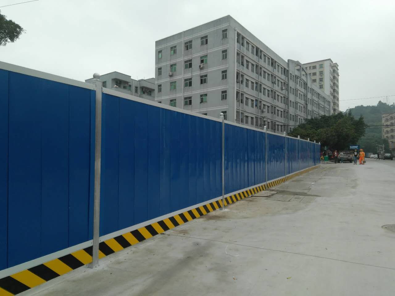 寶安區新玉路新和街道辦安裝豪華輕鋼圍墻 (2).jpg