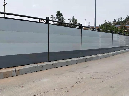 深圳路橋集團福田分公司寶安大道與橋和路圍擋項目
